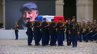 Le cercueil de Belmondo quitte les Invalides sur quotChi Maiquot la musique du quotProfessionnelquot [upl. by Attenor500]