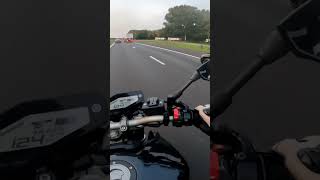 wanneer je je verveeld op de snelweg motorcycle akrapovic yamaha truck truckstar gopro bike [upl. by Hebe]