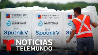 El gobierno de México autoriza el uso de la vacuna rusa quotSputnik Vquot  Noticias Telemundo [upl. by Yelrebmik856]