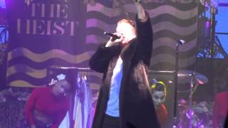 Macklemore amp Ryan Lewis  Thrift Shop feat Wanz Live [upl. by Denni]