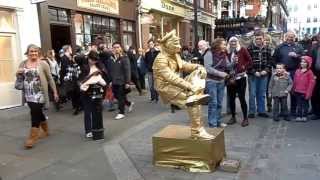 A New Video Street artist at London Covent Garden a must see [upl. by Nenerb]