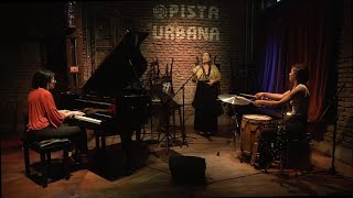 De la raíz a la copa  Florencia Dávalos trio con Mirta Pérez y Mariana Mariñelarena [upl. by Alleroif]