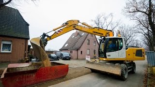 Bagger LIEBHERR A920 mit Likufix [upl. by Weld]