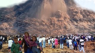 A powerful eruption of Mount Marapi and rain of magma covered Sumatra Indonesia [upl. by Adlesirg]