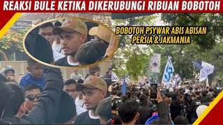 PECAHH‼️REZALDI BULE DITENGAH RIBUAN BOBOTOH SAAT PSYWAR KE PERSIJA DAN JAKMANIA [upl. by Lang656]