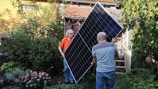 Zelf zonnepaneel plaatsen in de praktijk 2 Paneel monteren en aansluiten [upl. by Peppie]