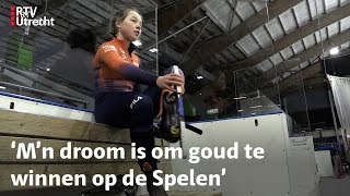 Shorttrackster Diede van Oorschot sporttalent van 2021 RTV Utrecht [upl. by Edelson]