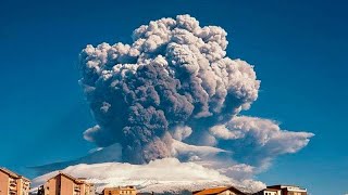 Italys Mount Etna volcano spewing smoke and ash in new eruption [upl. by Walker]