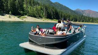 Cle Elum Lake una vuelta en barco montañas del Estado de Washington [upl. by Ueihtam97]