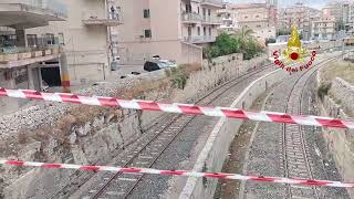 ragusa auto precipitata sui binari [upl. by Jochebed656]