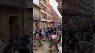 ESPECTACULAR trabajo de voluntarios y vecinos en MASSANASSA [upl. by Eineg]