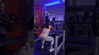 Sentadilla frontal con barra motivation mentepoderosa pesas gym [upl. by Ajidahk477]