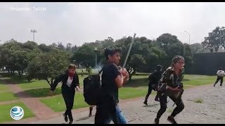 Atacan a estudiantes de CCH Azcapotzalco frente a Rectoría [upl. by Assela23]