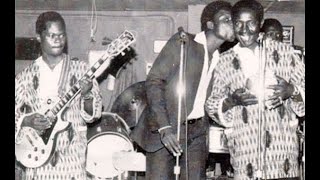 Thione Seck avec LOrchestra Baobab  Mouhamadou Bamba Live Senegal TV 1980 [upl. by Marzi]