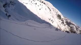 un skieur américain sest fait surprendre par une falaise et a fait une impressionnante chute dune [upl. by Nylcsoj]