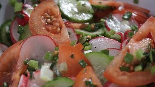 Ensalada verde con rabanitos tomates cebolla de verdeo y pepinos  recarga tu cuerpo con vitaminas [upl. by Schick515]