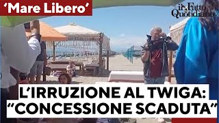 Fanno irruzione al Twiga e montano gli ombrelloni “Concessione scaduta la spiaggia è libera” [upl. by Shetrit]