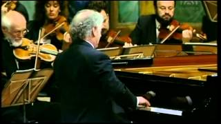 Mozart Piano Concerto Nr 13 C KV 415 Daniel Barenboim Piano amp Conducting Vienna philharmonic [upl. by Noonberg]