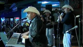 Los Creadorez del Pasito Duranguense  A Bailar Que Levante La Mano [upl. by Adaiha]