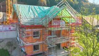 Der Dachstuhl ist drauf 🏠 BaustellenUpdate SunleitnResidenz im Salzkammergut [upl. by Eerdna]