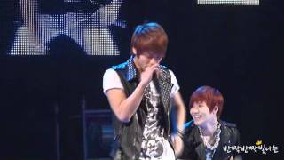 fancam 110526 SHINee Jonghyun forgot to sing his part  Gangnam University Festival [upl. by Ylicec]