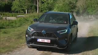 Novo RAV4 Plugin Hybrid tem autonomia elÃ©trica de 98km e consumo de 100 kml  wwwcarblogbr [upl. by Huan]