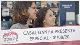 Casal ganha presente especial  Fábrica de Casamentos  010820 [upl. by Fulks]