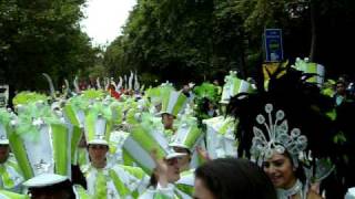 London School of Samba at 2009 Thames Festival Featuring Mocidade [upl. by Ynneg]