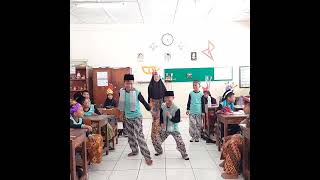 PRAKTIK MENARI PLBJ TARI ONDELONDELKELAS 6EANGKATAN 20242025SDN PONDOK PINANG 01 [upl. by Ratib]