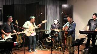 Sandhy Sondoro ft Barry Likumahuwa  Malam Biru  Mostly Jazz 160912 HD [upl. by Maxey]