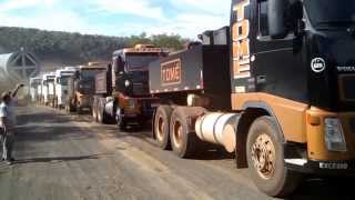 TRANSPORTE DE UM TUBO DE 500 TONELADAS EM FOZ DO IGUAÇU PARANA BRASIL [upl. by Ivah247]