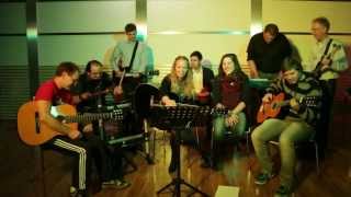 Tchibo unplugged Mitarbeiter testen Musikinstrumente [upl. by Terzas]