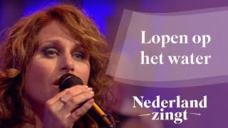 Nederland Zingt Lopen op het water Oceans [upl. by Nek]