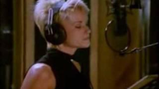 The Beach Boys and Lorrie Morgan  Dont Worry Baby 1996 [upl. by Yleve]