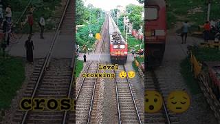 Railroad Crossing Train Video 😱😯😔💥shortsfeed shorts trending youtubeshorts viralvideo sanjay [upl. by Gottfried]