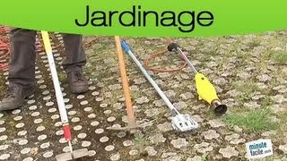 Jardinage Technique de Désherbage [upl. by Nylaroc]