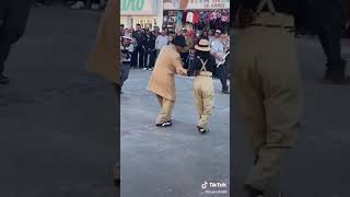 Pachucos bailando cumbia Bailes urbanos [upl. by Aicargatla]