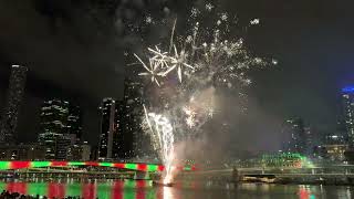 Brisbane fireworks 2024 Australias best fireworks at the New Year Eve in South Bank [upl. by Willumsen]