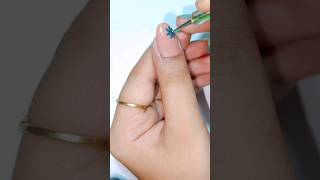 Easy but pretty Nailart design 💅🏻💚nailart nails naildesign naildecoration [upl. by Idissac]