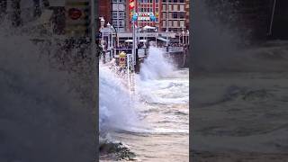 🌊✨️ MAREAS VIVAS EN EL CANTABRICO ✨️🌊 😍💚💙 Playa de San Lorenzo Gijon Asturias [upl. by Grissom]