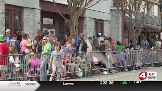 Mardi Gras parade brings huge crowd to Downtown Dothan [upl. by Annah]