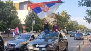 Trobojke se vijore ulicama Banjaluke Slavi se zlato Novaka Đokovića [upl. by Nosnev]