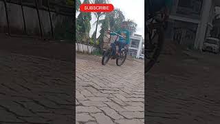 stunt cycle stunt bicycle Three easy stunt in normal cycle  viral video subscribe [upl. by Katz120]