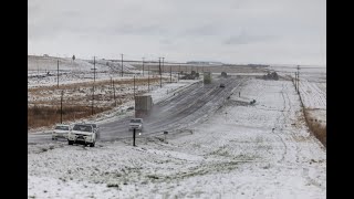 Starke Schneefälle sorgen für Verkehrschaos in Südafrika [upl. by Roselba]