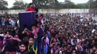 Yo Yo Honey Singh amp Mafia Mundeer  Bhagat Singh College Delhi [upl. by Aihseyt]