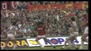 Duelos de Oro  Eusébio vs Ruud Gullit 35 [upl. by Juanita524]