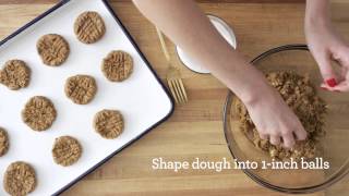 How To Make Peanutty Crisscross Cookies  Quaker [upl. by Alejandra]