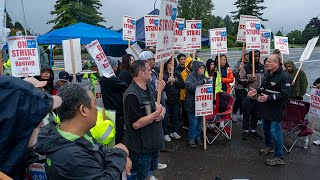 IAM International President Brian Bryant Shows Support for Striking Members at Boeing [upl. by Lieno]