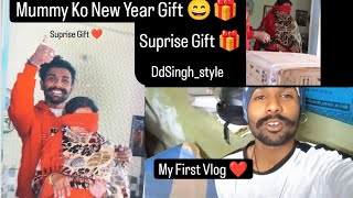 Mummy Ko New Year Gift Vlog 🎁 Suprise Diya Mummy Ko 😁 Happy New year 🎊❣️2024 ❣️video maa shorts [upl. by Mano]