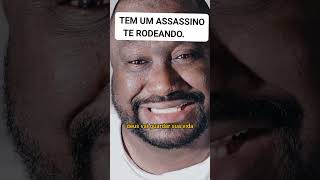 TEM UM ASSASSINO TE RODEANDO [upl. by Jenesia989]